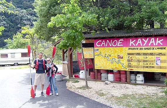 Réservation descente en canoë de l'arrdèche, 32 kms avec ticket de bivouac